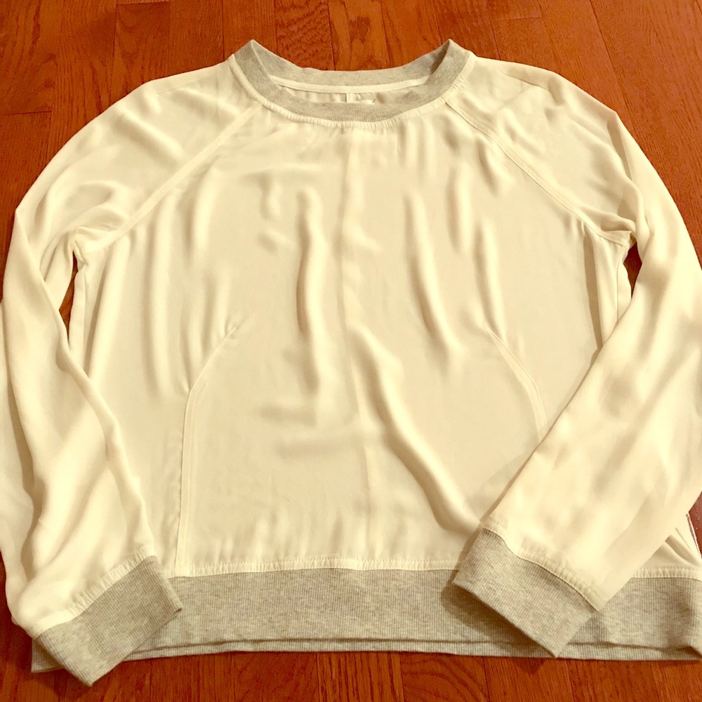 Lou & Grey loose cream blouse with grey details